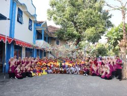 Semarakkan HUT RI ke-81, SD Muhammadiyah Blora Meriahkan Karnaval Kabupaten Blora dengan Nuansa Adat Jakarta